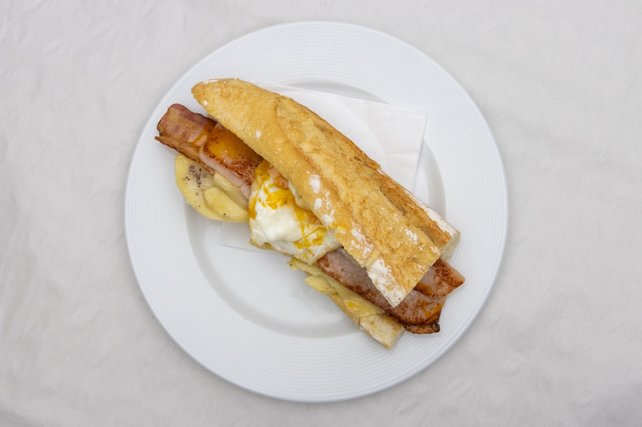 Lomo, queso y bacon