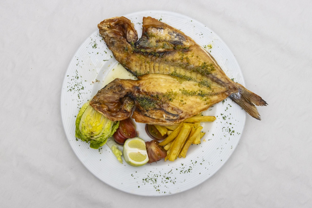 Dorada, patatas y huevo